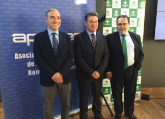 Bendodo considera que los dos retos prioritarios de Ronda son mejorar su conexión por carretera y su promoción cultural