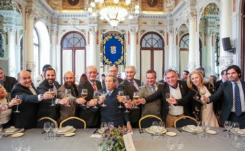 Amigos e instituciones homenajean Manuel Alcántara en su 90 cumpleaños.