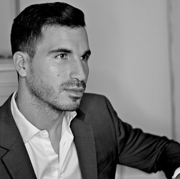 El escritor malagueño Javier Castillo inaugura este jueves el ciclo 451 de La Térmica
