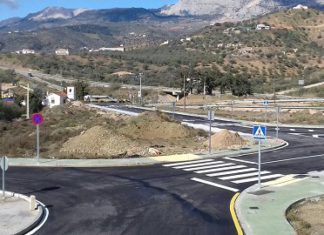 Fallece tras quedar atrapado bajo un camión hormigonera en Riogordo