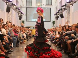 Los desfiles de moda flamenca, protagonistas de la primera jornada de FIMAF
