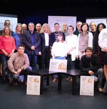 La delegada territorial de Educación presenta la programación del proyecto Thespis del Teatro Cánovas