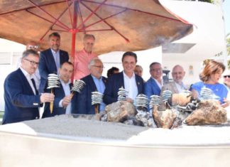 La candidatura del espeto de sardinas como Patrimonio Cultural Inmaterial de la Humanidad de la UNESCO suma apoyos