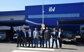 La Junta ha apuesto a disposición de las autoridades sanitarias las estaciones de ITV (Veiasa) para realizar los test a profesionales esenciales desde los vehículos