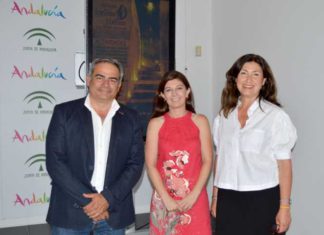 La Junta resalta el atractivo del Festival Frigiliana 3 Culturas y su vínculo con el turismo de raíces