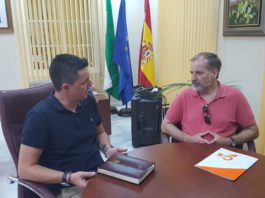 Ciudadanos da a conocer a los pueblos de la Axarquía el Plan de Rehabilitación de Edificios en Desuso