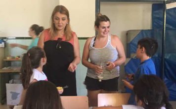Un total de 50 menores disfrutan de la Escuela de Verano de Ronda en la barriada La Dehesa-El Fuerte