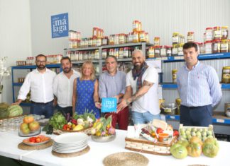 Elías Bendodo destaca la importancia de las empresas distribuidoras de la provincia en la estrategia global de Sabor a Málaga