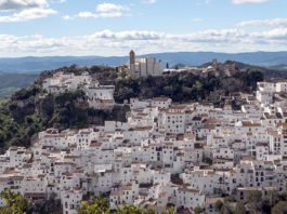 La Diputación organiza una ruta por los principales hitos históricos de Casares y Gaucín