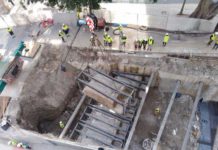 Las obras del Metro de Málaga completan la extracción de los restos del Fuerte de San Lorenzo con la retirada del muro oeste