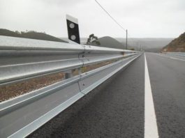La Junta contrata por 1,8 millones de euros la instalación de barreras protectoras para motoristas en carreteras