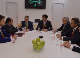 Encuentro de Agencias de Turismo con Juan Marín en Fitur