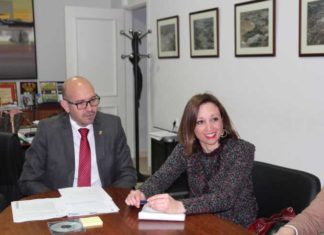 La delegada de la Junta se reúne con el alcalde de Cártama