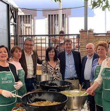 Algatocín muestra el potencial gastronómico y artesanal de la Serranía en la fiesta de la Hinojá