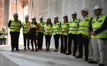 Del Pozo visita junto al ministro de Cultura y Deporte las obras del museo del Sitio de los Dólmenes de Antequera