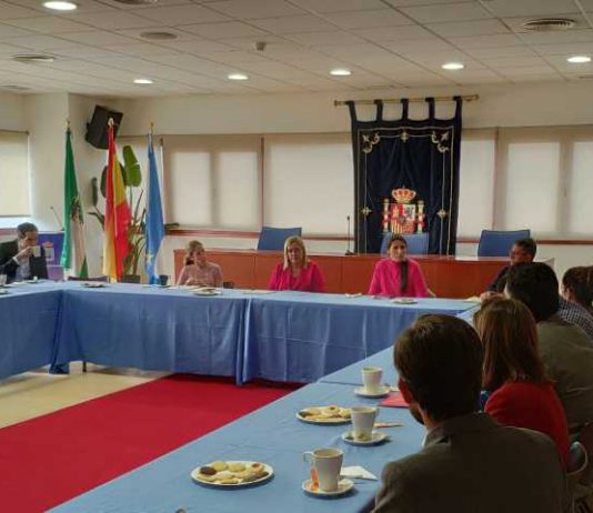 La delegada de Educación mantiene su primera toma de contacto con los centros educativos de Fuengirola