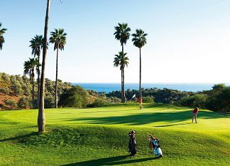 La Costa del Golf recibe la temporada alta con una variada oferta de ocio y propuestas