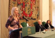 Del Pozo inaugura la nueva sala de exposiciones de la Maestranza de Ronda