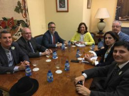 La delegada compromete el apoyo del Gobierno en la lucha contra el cáncer en la provincia