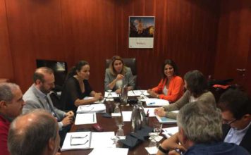 Turismo inicia los contactos para reforzar la posición del litoral de Málaga en las distinciones de las ‘Banderas Azules’