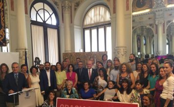 Salado destaca el compromiso de la Fundación El Pimpi con las personas más desfavorecidas de la provincia