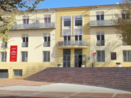 El programa Enrédate llega a Villanueva del Rosario con la obra ‘El Rock se cuela en la escuela’