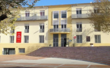 El programa Enrédate llega a Villanueva del Rosario con la obra ‘El Rock se cuela en la escuela’