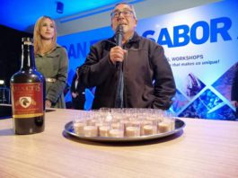 Sabor a Málaga presenta la nueva crema de whisky elaborada con leche de cabra malagueña