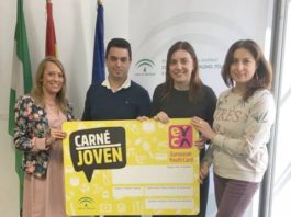El director general del Instituto Andaluz de la Juventud da a conocer en Málaga el nuevo Programa “Actívate”