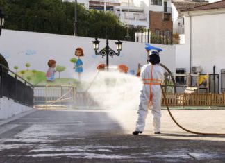 Infoca ha movilizado hoy a 100 efectivos en Andalucía para tareas de desinfección por Covid-19