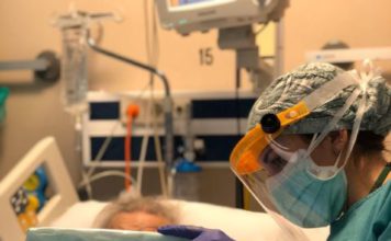 El Hospital Costa del Sol pone en marcha el proyecto ‘No te sientas solo’ que facilita el contacto por videollamadas entre pacientes y familiares