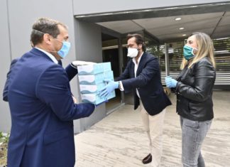 La Junta reparte 150.000 mascarillas entre taxistas, VTC, metros y transporte por carretera