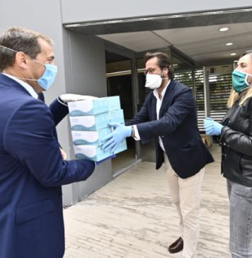La Junta reparte 150.000 mascarillas entre taxistas, VTC, metros y transporte por carretera