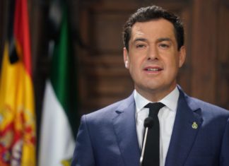 Moreno anuncia la contratación de más de 20.000 trabajadores este verano para reforzar la atención sanitaria en Andalucía, un 14% más que 2019