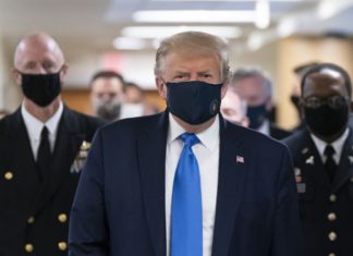 Letal mascarilla de Trump para el pueblo de EEUU