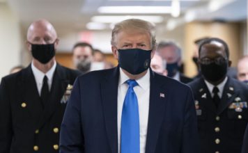 Letal mascarilla de Trump para el pueblo de EEUU