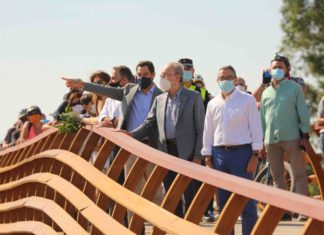 La pasarela de madera del Guadalhorce, la más grande de Europa, se convierte en el principal hito de la Senda Litoral