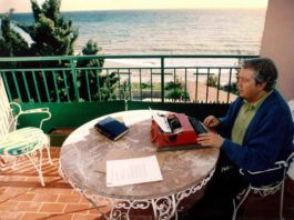 La Fundación Manuel Alcántara conmemora el quinto aniversario del fallecimiento del poeta malagueño con el recital de poesía ‘Mar de Alcántara’