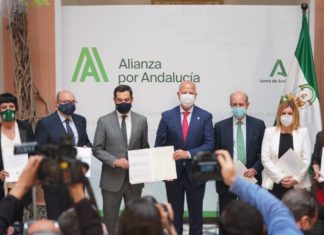 Moreno preside la firma del acuerdo con sindicatos que refuerza la enseñanza concertada con más de 1.300 docentes