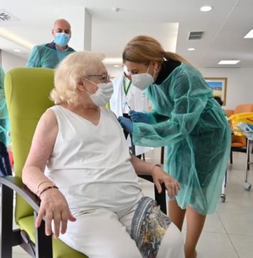 Arranca la vacunación frente a la Covid-19 en Andalucía