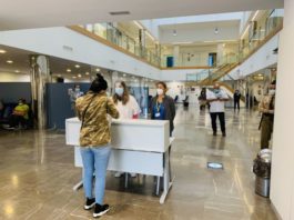 El Hospital Virgen de la Victoria autorizará a una sola persona para visitar o acompañar a cada paciente