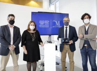 La Diputación de Málaga entregará pantallas inteligentes a los mayores de la provincia para combatir la soledad