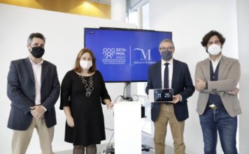 La Diputación de Málaga entregará pantallas inteligentes a los mayores de la provincia para combatir la soledad