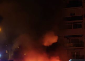 El CPB extingue un incendio de varios vehículos en Vélez-Málaga