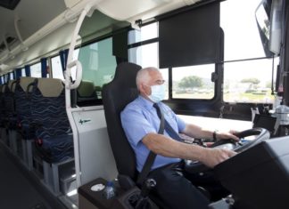 Un millar de escolares de Málaga aprenden de Seguridad Vial a través del Concurso de Dibujo «Diviértete en Bus»