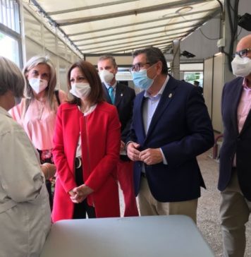 La delegada de la Junta anuncia la ampliación del ‘vacunódromo’ de Vélez Málaga