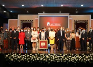 El Hospital Costa del Sol recibe la Medalla de la Ciudad de Marbella por su “entrega, profesionalidad y dedicación” en la gestión de la pandemia