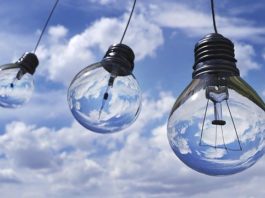 Un fallo en la red eléctrica provoca cortes de luz en Málaga y otros puntos de la Costa del Sol