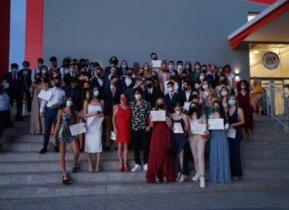 El Pinar cierra la temporada de Graduaciones con la despedida a los titulados de la Séptima Promoción de estudiantes de Ciclos Formativos