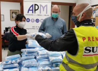 El Hospital Regional premia la labor de los periodistas malagueños durante la pandemia